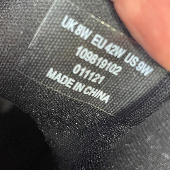 ASOS Design Men’s Chunky Sole Lace Up Boot in Monogram Print Size 9 Wide - Picture 14 of 14